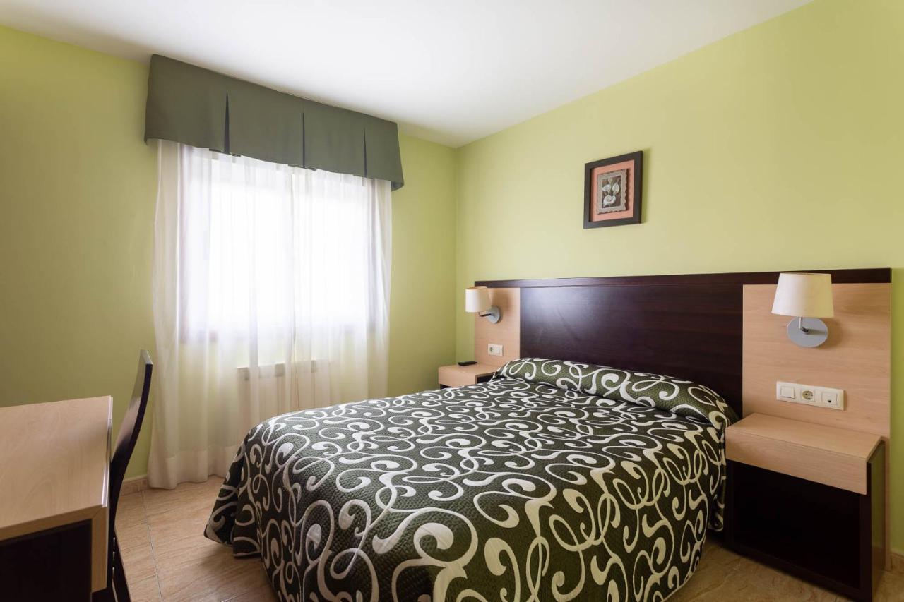 Hotel Canaima Bruma 1,5 K Camino O Meson Do Vento Exterior photo